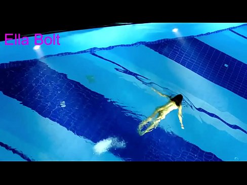 ❤️ എനിക്ക് കാണുന്നത് നിർത്താൻ കഴിയില്ല, ELLA BOLT റിസോർട്ട് പൂളിൽ നഗ്നയായി നീന്തുന്ന യുവ സുന്ദരിയെ പിടികൂടി ️ സൂപ്പർ അശ്ലീലം ഞങ്ങളിൽ ❌
